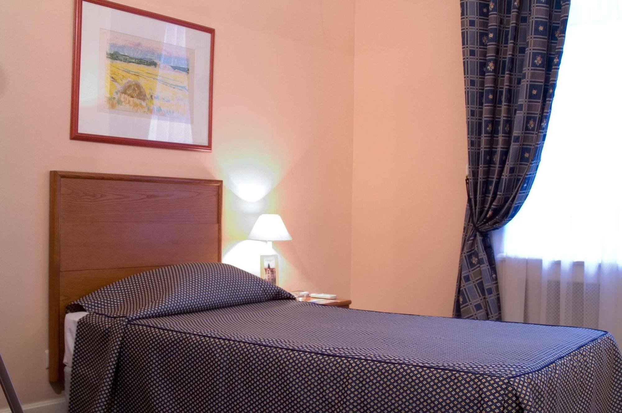 Grand Hotel Ukraine Dněpropetrovsk Pokoj fotografie